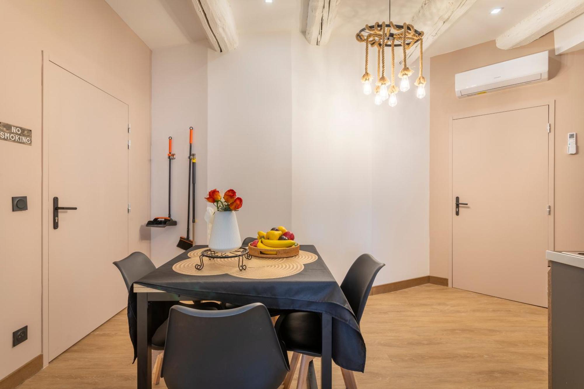 Adira Panier 2 Etoiles Apartment Marseille